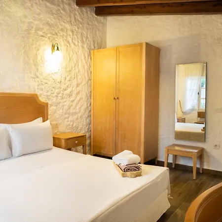 Anit Alaçatı