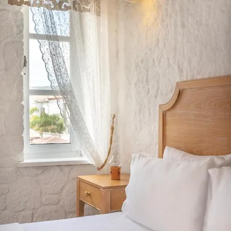Anit Hotel 2*