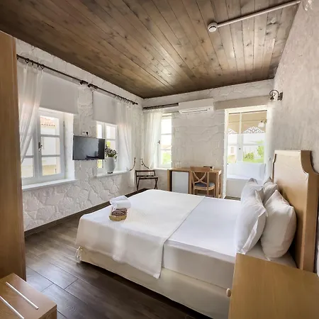 Hotel Anit 2*